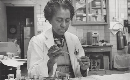 Marie Maynard Daly working in her lab circa 1960