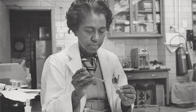 Marie Maynard Daly working in her lab circa 1960