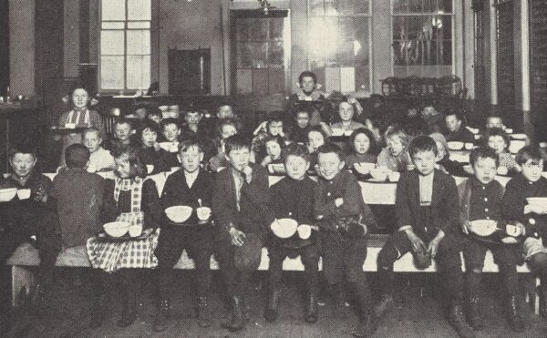 photo of kids in a school cafeteria