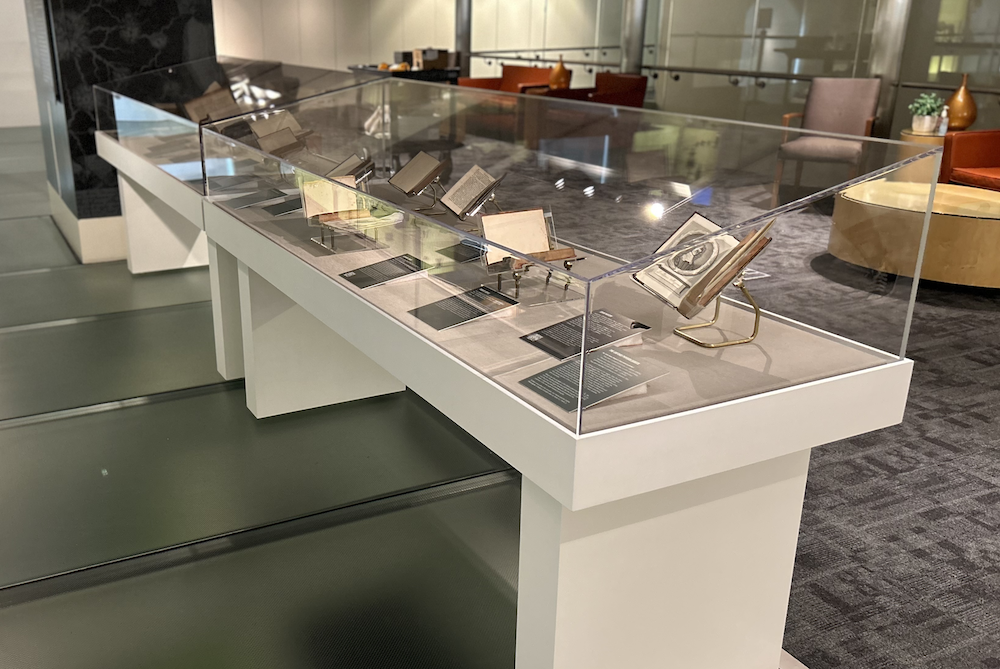 museum display cases